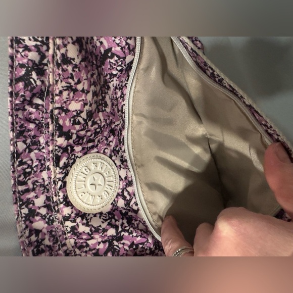Kipling Crossbody 13x8”- like new!! - Picture 7 of 12